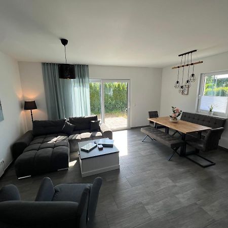 Doppelhaushaelfte Mit Terrasse Villa Elmenhorst/Lichtenhagen Luaran gambar