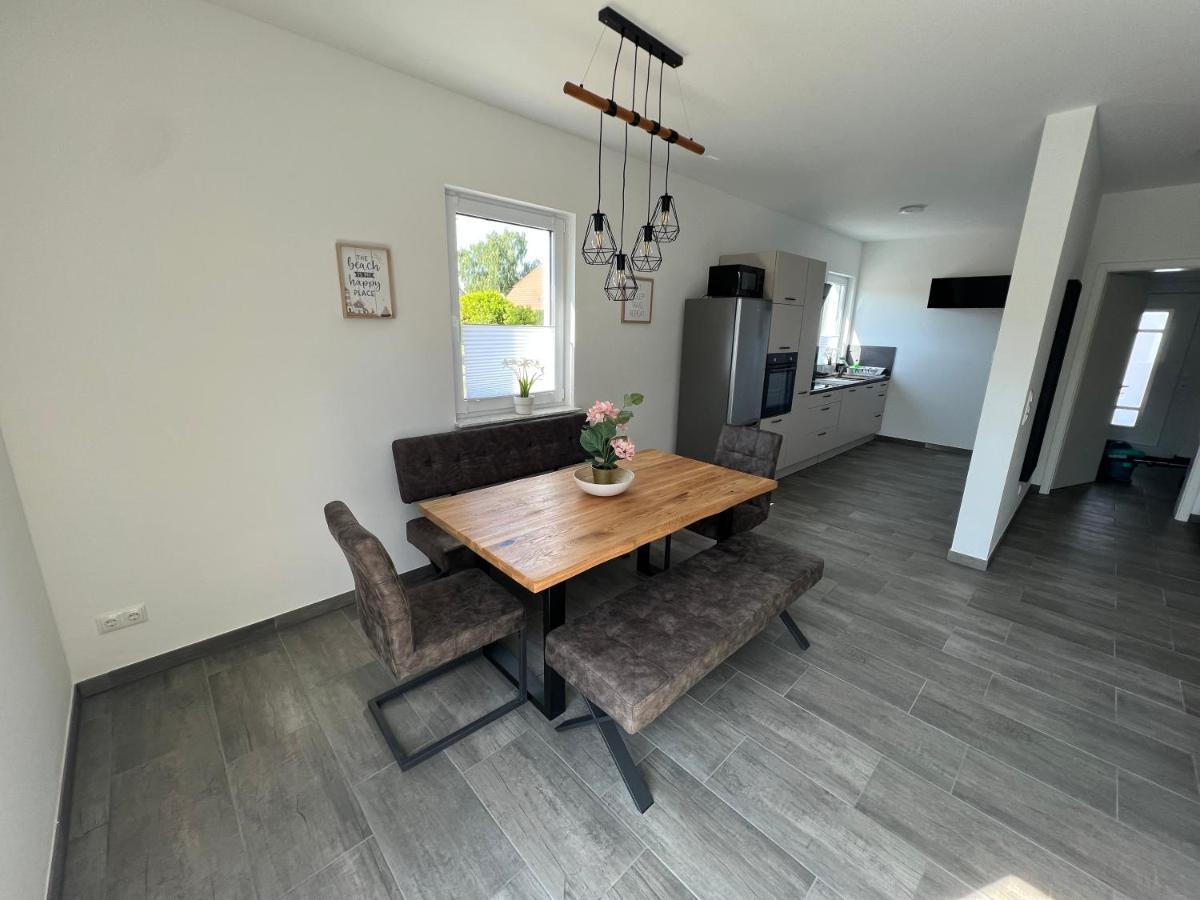 Doppelhaushaelfte Mit Terrasse Villa Elmenhorst/Lichtenhagen Luaran gambar