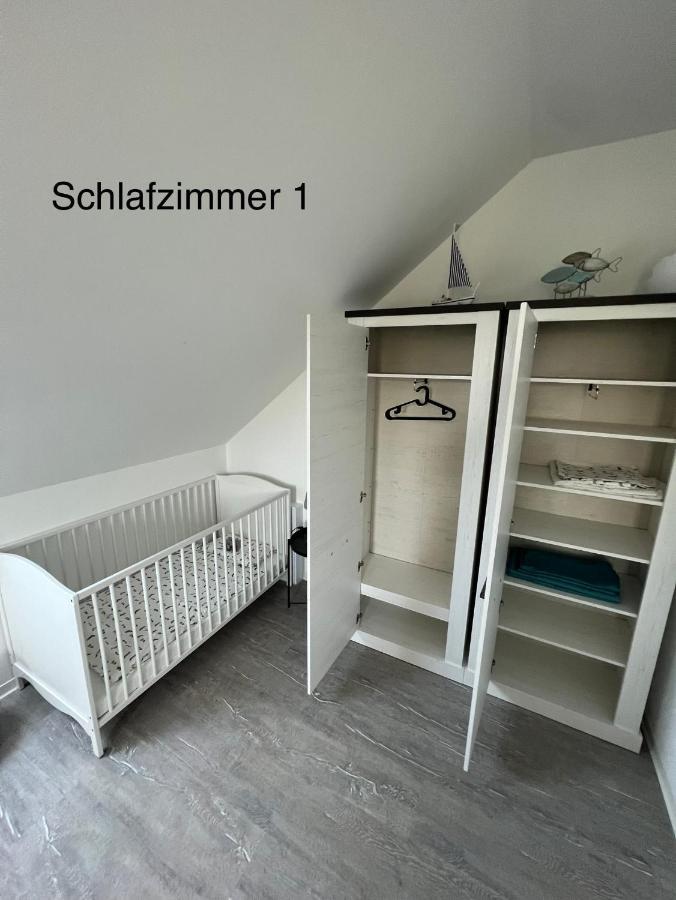 Doppelhaushaelfte Mit Terrasse Villa Elmenhorst/Lichtenhagen Luaran gambar